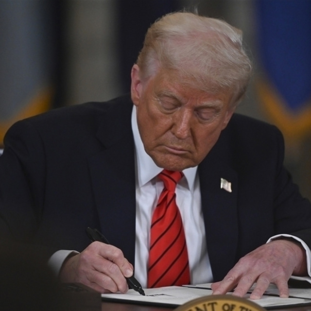 Trump, 12 yeni ülkeye yönelik tarife mektuplarını paylaştı! Tarife erteleme süresini uzatan kararnameyi imzaladı